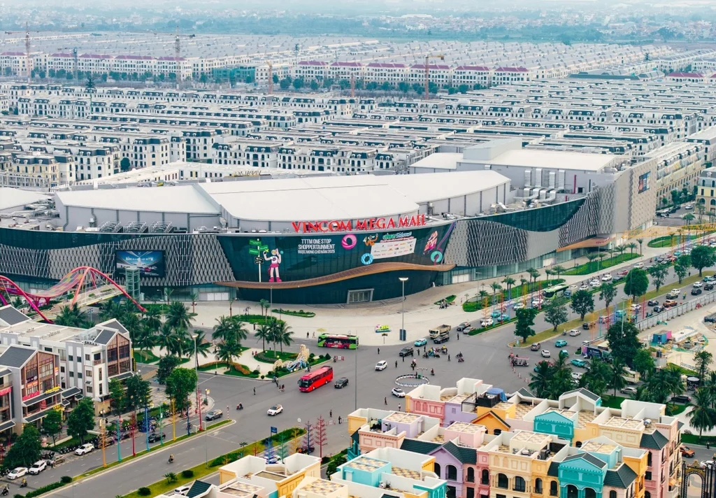 Vincom Mega Mall Ocean Park 2 là đại trung tâm thương mại quy mô hàng đầu tại khu vực phía Đông Hà Nội, tọa lạc tại trái tim của đại đô thị Vinhomes Ocean Park 2